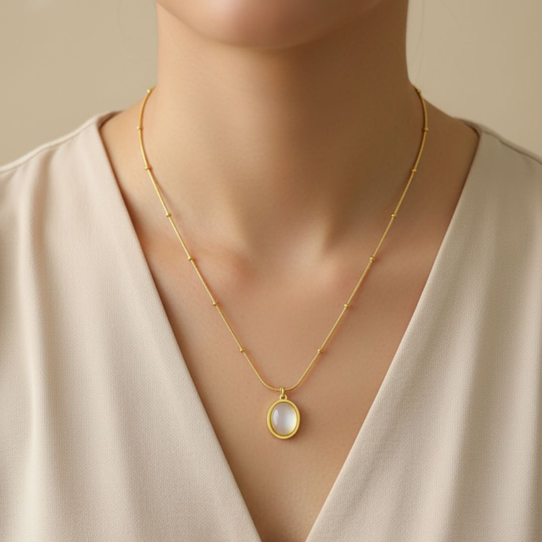 Pearl Oval Pendant Necklace