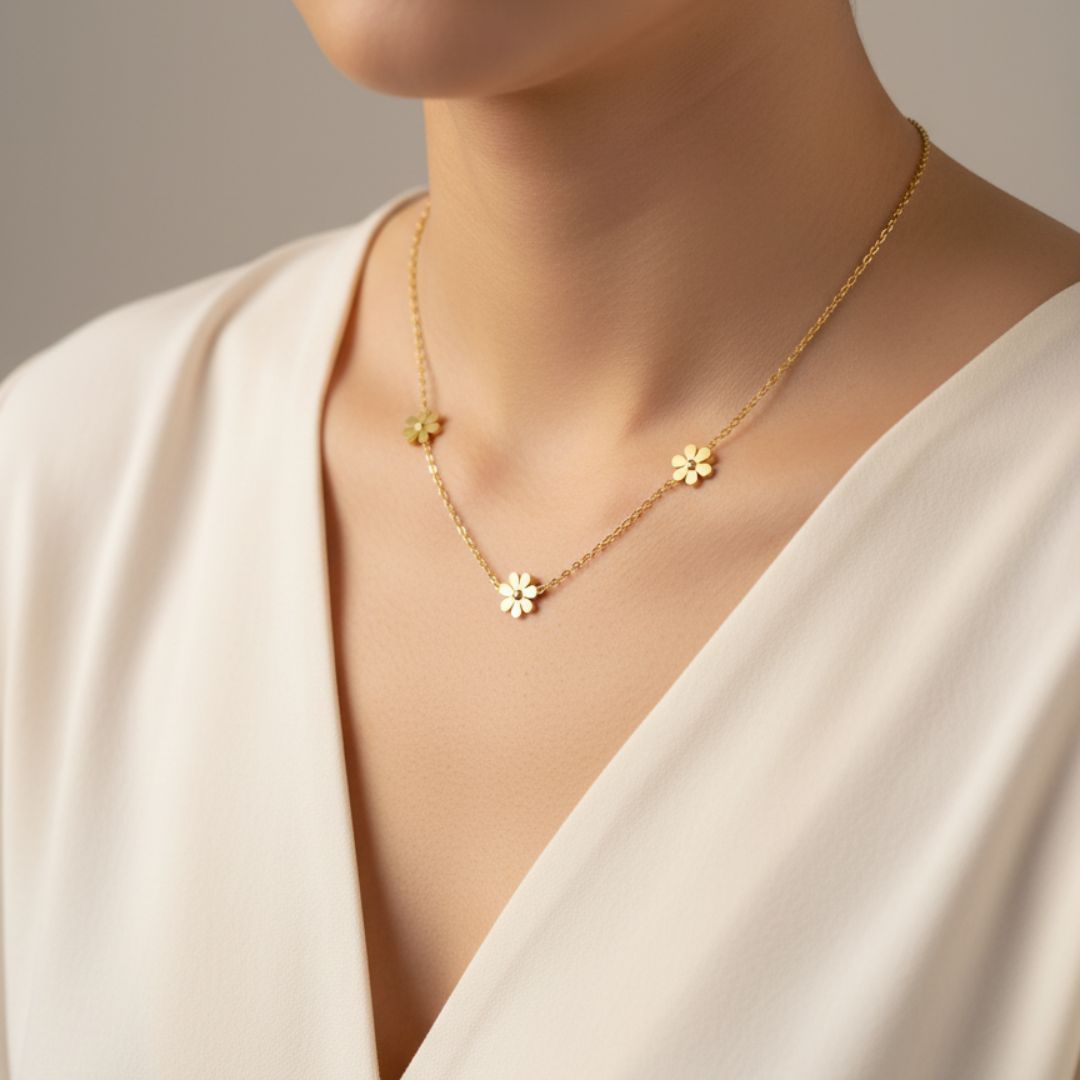 Daisy Flower Station Necklace