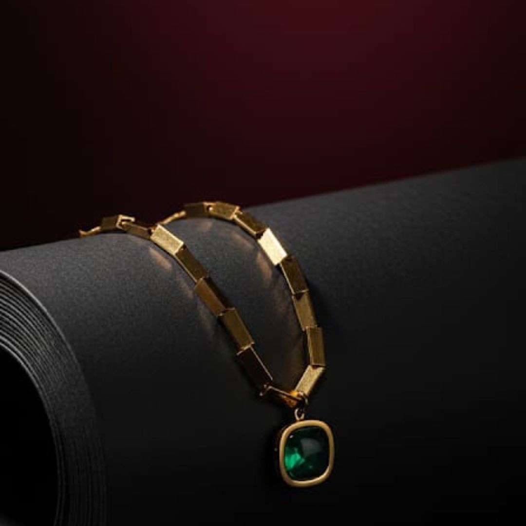 Bold Emerald-Green Charm Necklace