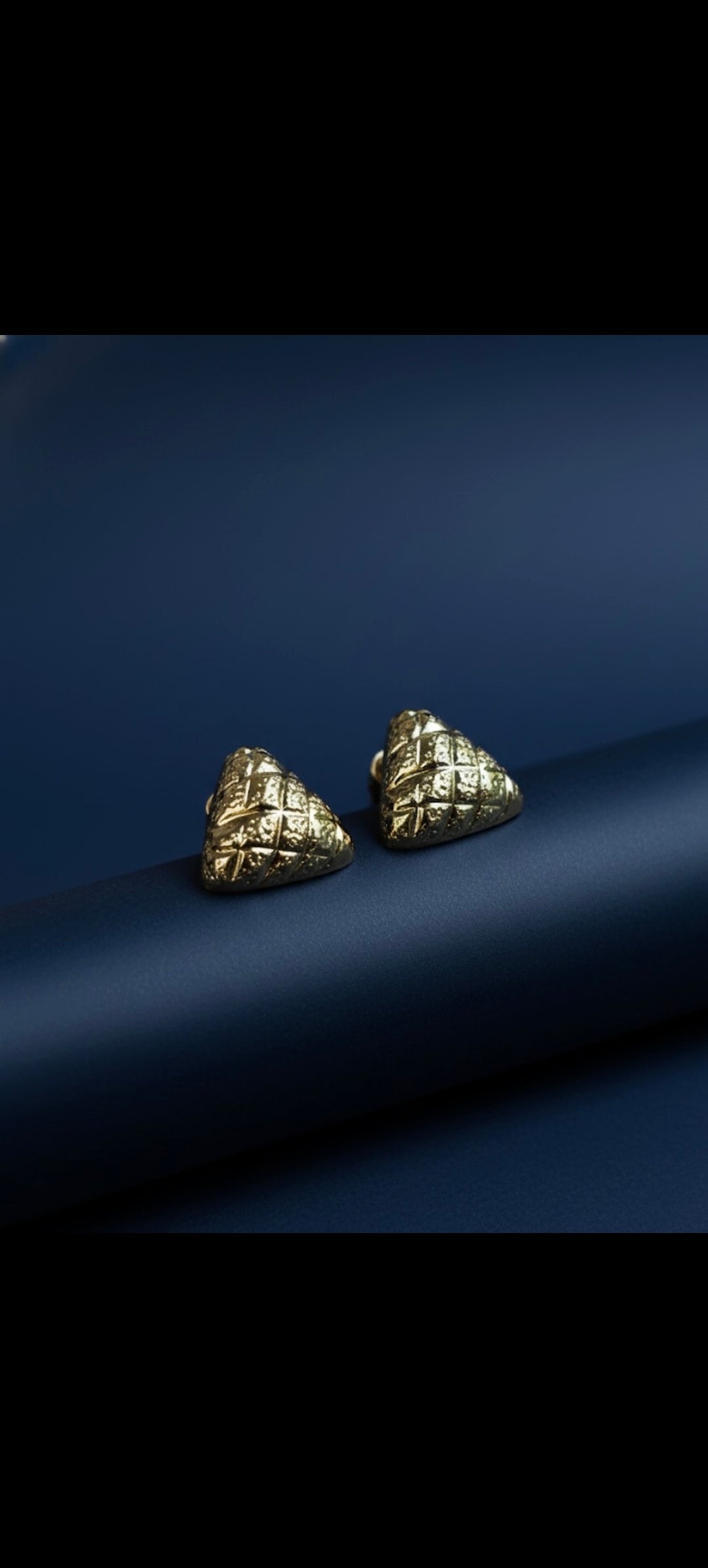 Textured Pyramid Stud Earring